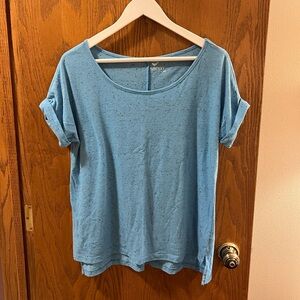 stem Rolled-Sleeve Scoop Neck Tee